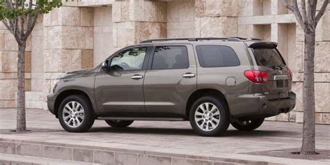 2014 Toyota Sequoia | Consumer Guide Auto