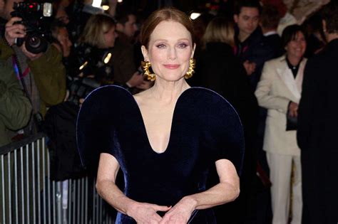 Ans Julianne Moore A Opt Pour Un Maquillage Aux Couleurs Tendres