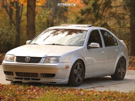 Volkswagen Jetta 2003 Black Rims
