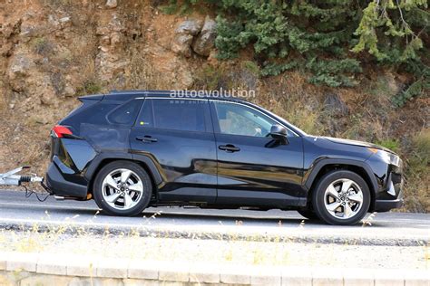 Toyota RAV4 Plug-in Hybrid Spied Testing for the First Time - autoevolution