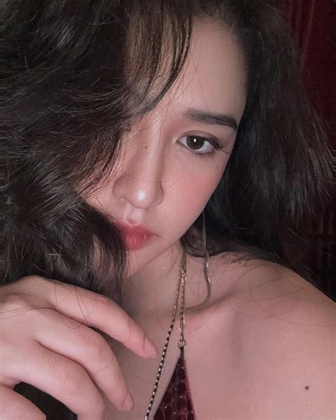 Hot girl Đảo Thiên Đường đẹp không góc chết trong loạt ảnh mới