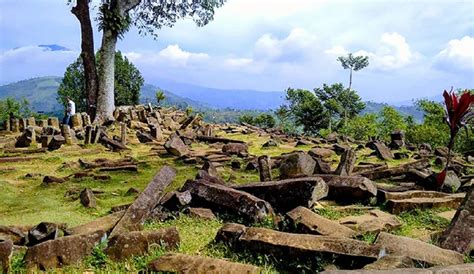 Gunung Padang Situs Prasejarah Cianjur Yang Masih Jadi Misteri