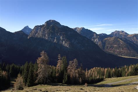 Öffi Touren mit Stanser Joch Bahn zum Berg