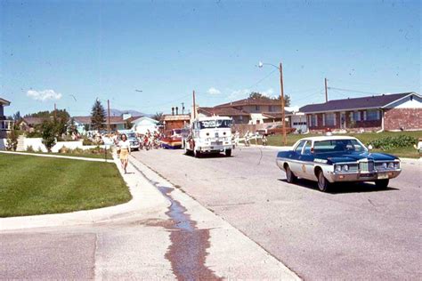 M Moire Ville On Twitter Retro Usa Une Voiture De Police Et Un Camion