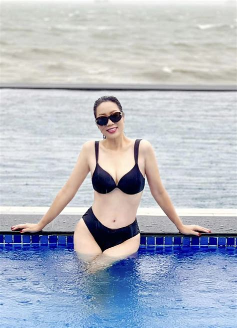 Tuổi Á hậu Trịnh Kim Chi vẫn khoe bikini gợi cảm vóc dáng thon thả nhờ một bí quyết cực đơn