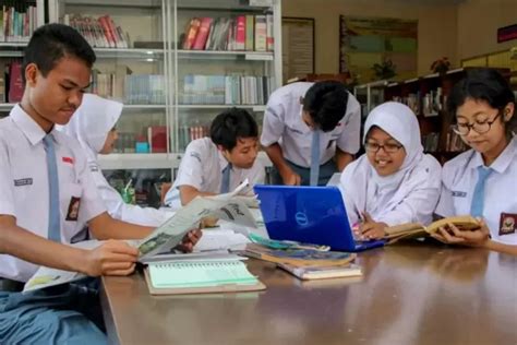 Kunci Jawaban Soal Uraian Pkn Kelas Sma Ma Smk Halaman Semester