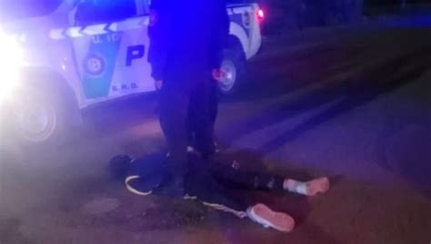 Detuvieron a dos ladrones tras robar un auto en la vía pública el