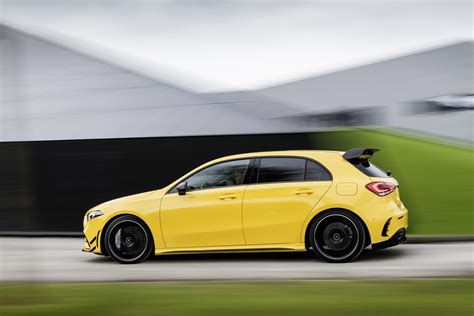 Mercedes Amg A35 4matic Debutta La Serie Speciale Race Edition Mbenzit