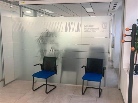 Decoramos Oficinas De Madrid Investment Attraction Con Vinilos