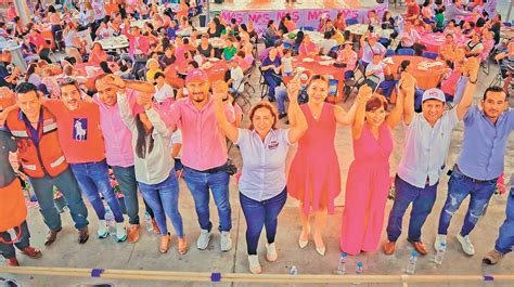 Llama Candidata Ale Flores A La Unidad Entre Mujeres La Comadre