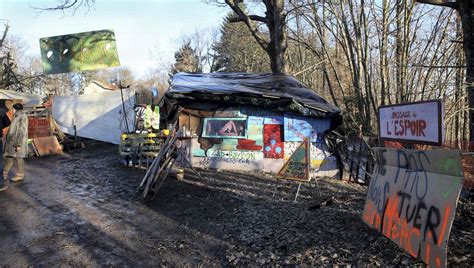 Abandon du projet Center Parcs à Roybon que va devenir le terrain