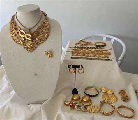 Vintage Gold Tone Costume Jewelry Lot Pieces Some Gem