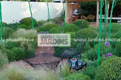 La Phototh Que Les Plus Beaux Jardins Ball Shaped Buxus