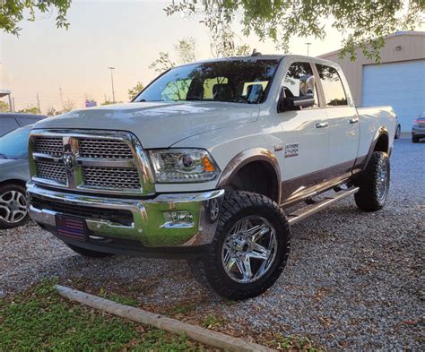 2018 Ram 2500 With 20x10 25 Vision Razor And 35 12 5R20 Nitto Ridge