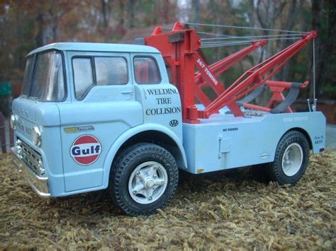 Built Ford C 600 Gulf Garage Wrecker Holmes Tow Truck Diorama Junkyard