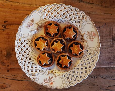 Mince pies: A Christmas tradition - Historical Cooking Classes