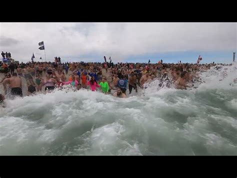 Photos Video Polar Bear Plunge At Seaside