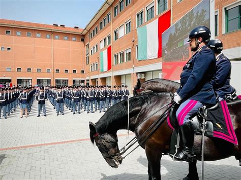 Giuramento per 204 nuovi poliziotti Siate esempio di integrità e