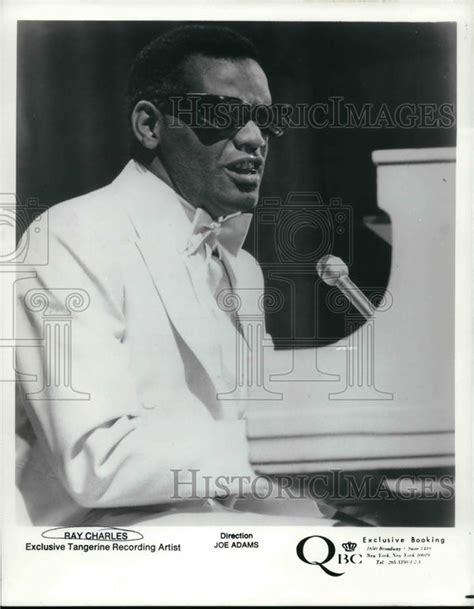 1984 Press Photo Ray Charles Singing And Playing The Piano Nox10718