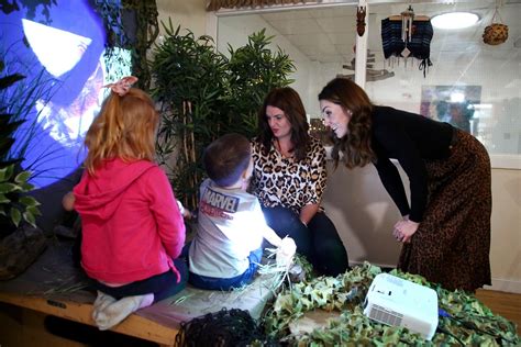 Księżna Kate w spódnicy z ZARY, którą dziewczyny już dawno pokochały ... 