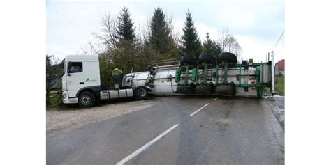 Faits Divers La Citerne Contenant Litres De Lait Sest Renvers E