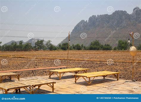 Table En Bambou Fond Sur La Terre Le Sol Les Plaines La S Cheresse