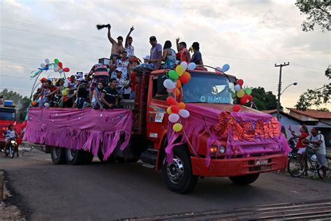 Corso E Shows Musicais Levam Milhares De Pessoas S Ruas No Carnaval