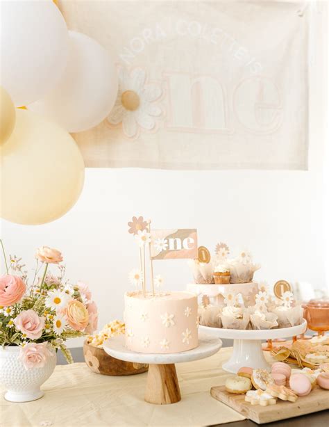 Modern Daisy First Birthday Party Artofit