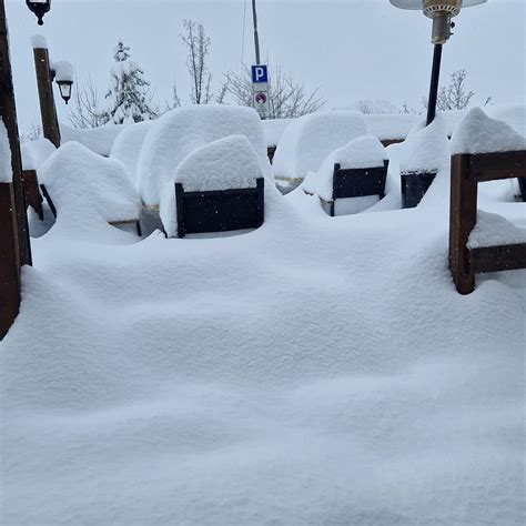 Tanta Neve Sulle Alpi Scenari Incantevoli In Piemonte Prato Nevoso