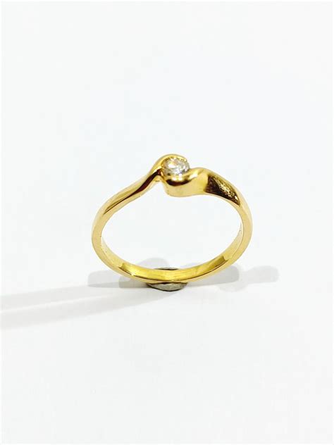 Proantic: Yellow Gold And Diamond Solitaire