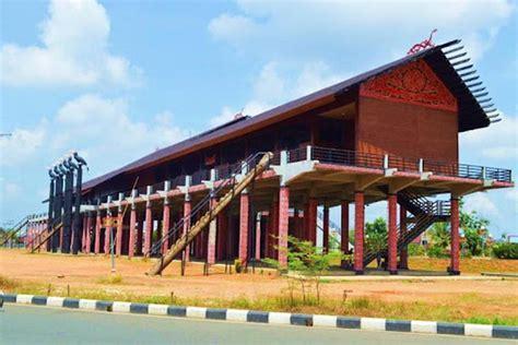 Foto Mengenal Radankg Dan Baluk Rumah Adat Kalimantan Barat Serta