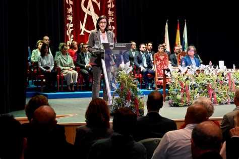 Igual Entrega La Medalla De Oro A Cruz Roja Por Sus A Os De Entrega