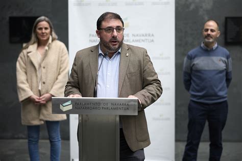 El Parlamento de Navarra inaugura la exposición Nueve Parlamento de