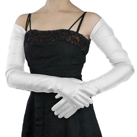 Full Arm Length White Leather Gloves Silk Lined 22 Bt Hollywood Gowns