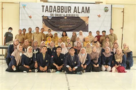 Pengenalan Lapangan Persekolahan Plp Unesa Di Sman Surabaya