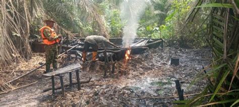 Soldiers Destroy 46 Illegal Refineries Arrest 28 Suspects