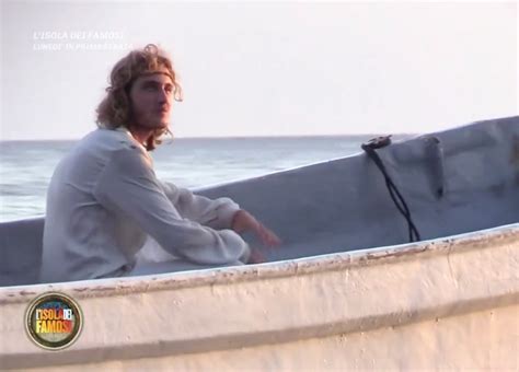 Isola Dei Famosi Un Altro Clamoroso Ritiro Pietro Fanelli Abbandona