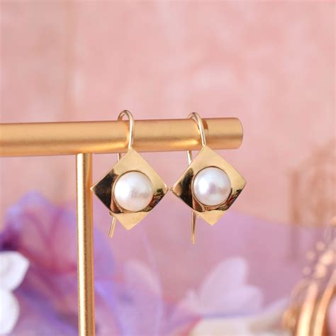 Modern 18ct Yellow Gold Pearl Earrings Graisons Fine Jewellery