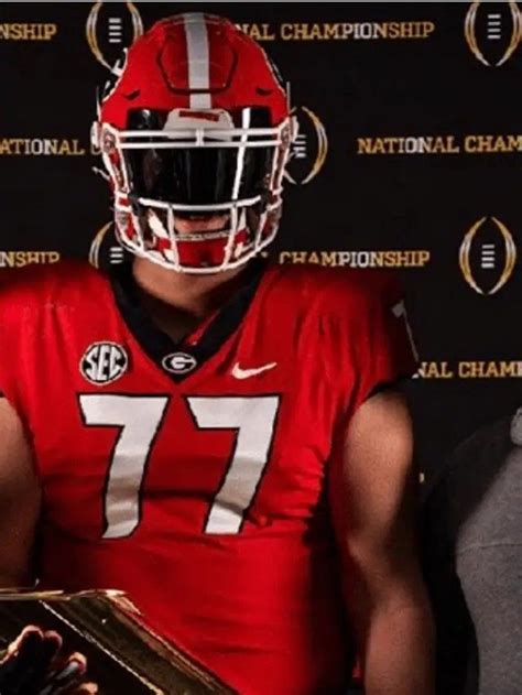 Georgia Gains Commitment From 2024 4 Star OT Malachi Toliver