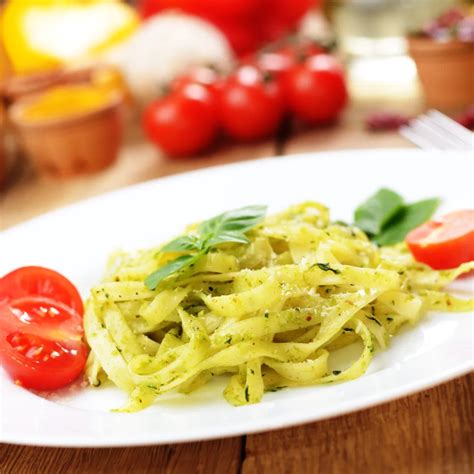 Recette Fettuccine au pesto et tomates rôties Panzani