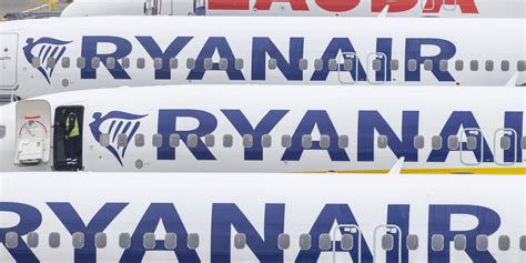 Ryanair 3q Net Loss Narrowed Wsj