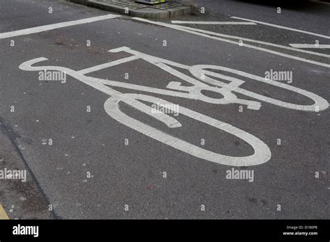 Cycle Sign Hi Res Stock Photography And Images Alamy