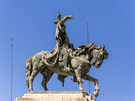 The Monument Of King James I Plaza D Alfons El Magnanimo Flickr