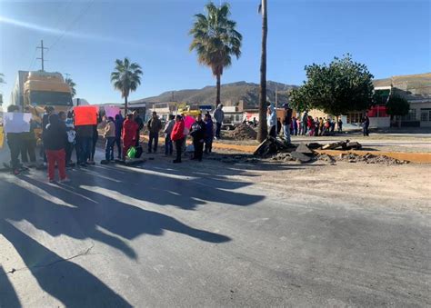 En Protesta Por El Agua Vecinos Bloquean De Nuevo El Bulevar Laguna De