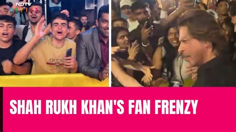 Shah Rukh Khan Exclusive A Glimpse Of Shah Rukh Khans Jabra Fans