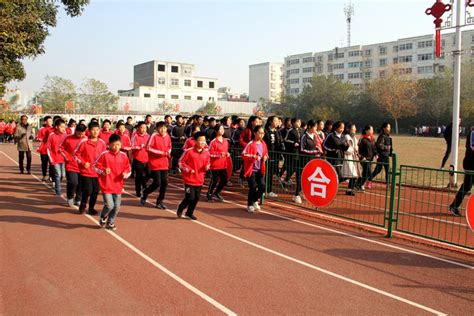 阳光跑操 跑出精彩——郑州二砂寄宿学校日常跑操运动郑州二砂寄宿学校