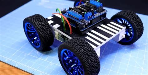 Simple Robotics Projects for Beginners - ElectronicsHacks