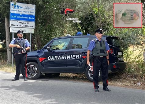 Rocca Di Capri Leone Getta Un Involucro Dall Auto Contenente Cocaina