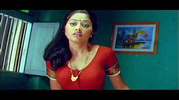 Desi Bhabhi Mostrando Enorme Escote Boob XVIDEOS