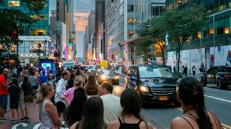 Manhattanhenge New Yorkers Disappointed By Cloudy Sunset Bbc News